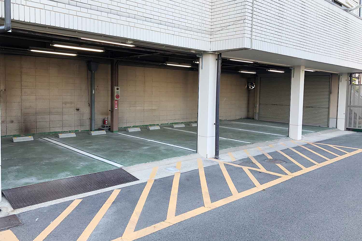 Room 552, 553, 554 + 駐車場